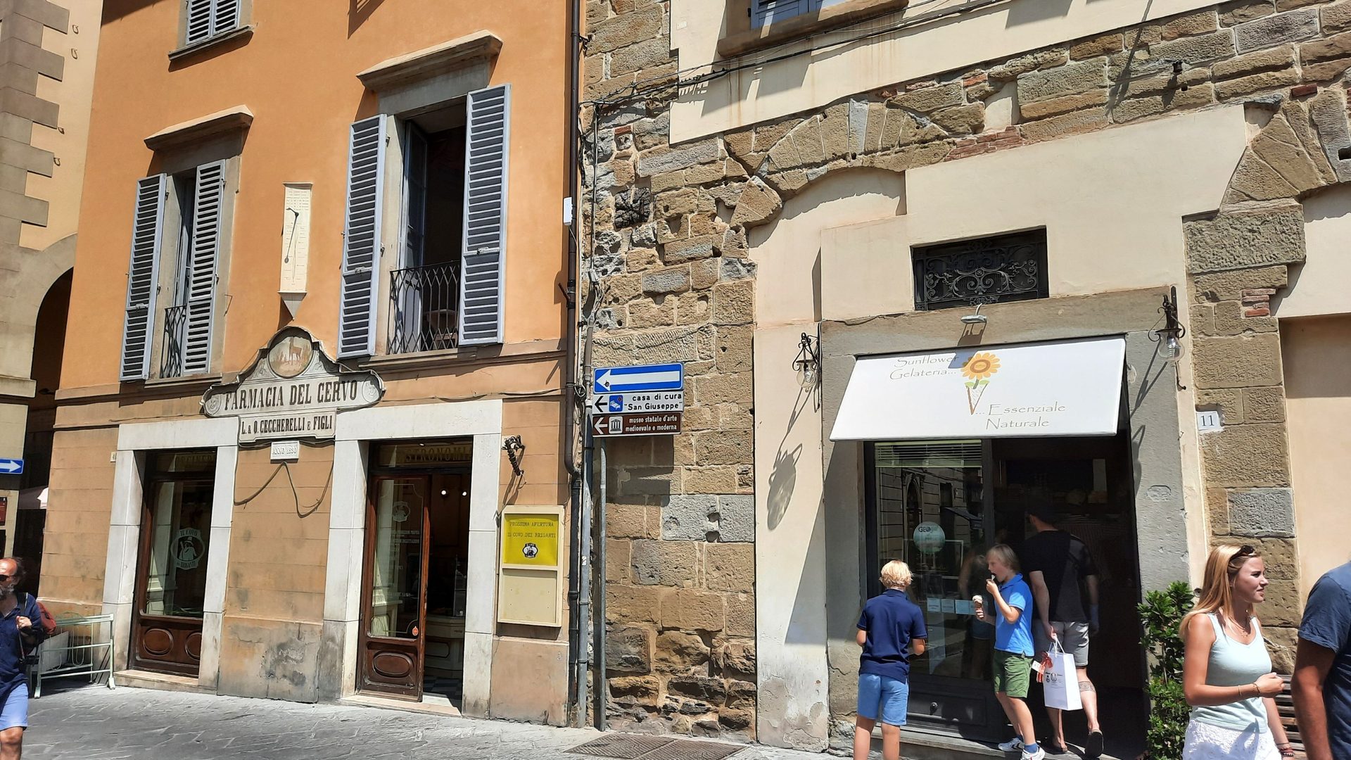 old Farmacia del Cervo, Arezzo - 01.jpg